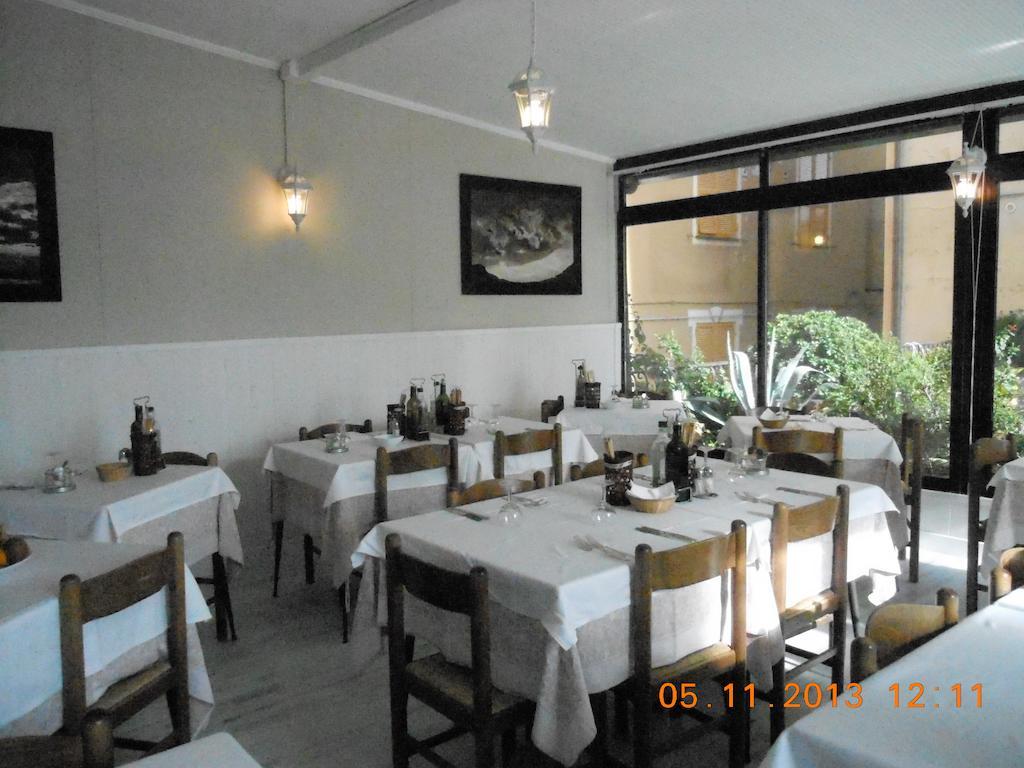 ואראצה Albergo Villagrande מראה חיצוני תמונה